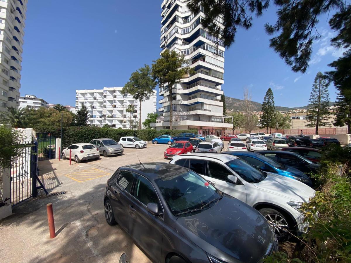 Apartamento con impresionante vista, piscina y parking Benalmádena Exterior foto
